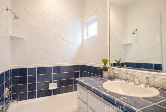 653 26th Street, Manhattan Beach, California 90266, 5 Bedrooms Bedrooms, ,3 BathroomsBathrooms,Residential,Sold,26th,SB20212794