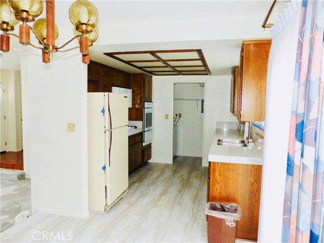 2703 Rockefeller Lane, Redondo Beach, California 90278, 2 Bedrooms Bedrooms, ,2 BathroomsBathrooms,Residential,Sold,Rockefeller,SB19140385