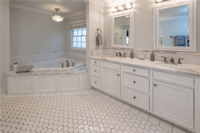 3012 Poinsettia Avenue, Manhattan Beach, California 90266, 4 Bedrooms Bedrooms, ,2 BathroomsBathrooms,Residential,Sold,Poinsettia,SB20042447