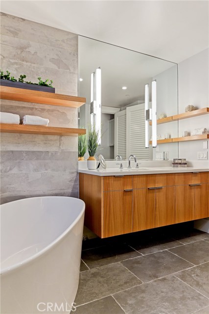 1955 Monterey Boulevard, Hermosa Beach, California 90254, 4 Bedrooms Bedrooms, ,2 BathroomsBathrooms,Residential,Sold,Monterey,SB18111119