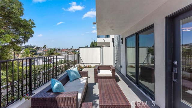 1700 Carlson Ln, Redondo Beach, California 90278, 3 Bedrooms Bedrooms, ,3 BathroomsBathrooms,Residential,Sold,Carlson Ln,PV20186128