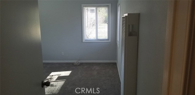 Very large master bedroom with lots of natural lights and 3 big windows