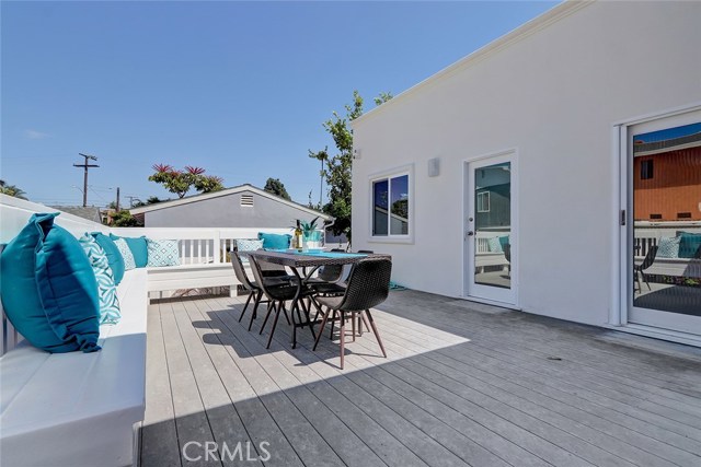 1057 8th Place, Hermosa Beach, California 90254, 5 Bedrooms Bedrooms, ,3 BathroomsBathrooms,Residential,Sold,8th,SB19212583