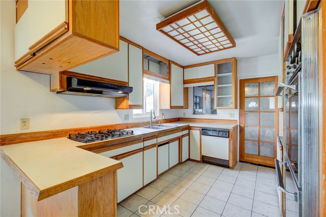 2606 Manhattan Beach Boulevard, Redondo Beach, California 90278, 3 Bedrooms Bedrooms, ,1 BathroomBathrooms,Residential,Sold,Manhattan Beach,PW19258386