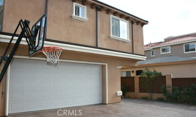 219 Lucia Avenue, Redondo Beach, California 90277, 3 Bedrooms Bedrooms, ,2 BathroomsBathrooms,Residential,Sold,Lucia,PV18248811