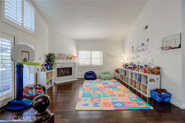 111 Guadalupe Avenue, Redondo Beach, California 90277, 4 Bedrooms Bedrooms, ,3 BathroomsBathrooms,Residential,Sold,Guadalupe,SB20243736