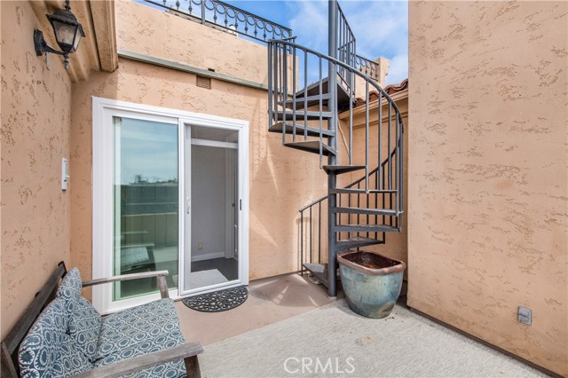 638 6th Street, Hermosa Beach, California 90254, 3 Bedrooms Bedrooms, ,3 BathroomsBathrooms,Residential,Sold,6th,SB20119870