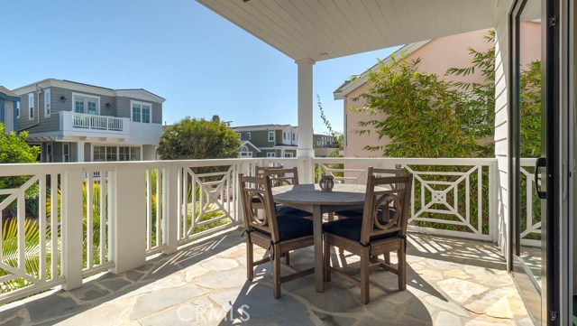 549 3rd Street, Manhattan Beach, California 90266, 5 Bedrooms Bedrooms, ,5 BathroomsBathrooms,Residential,Sold,3rd,SB17227373