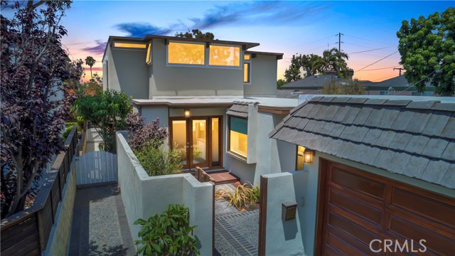 2410 Laurel Avenue, Manhattan Beach, California 90266, 4 Bedrooms Bedrooms, ,2 BathroomsBathrooms,Residential,Sold,Laurel,SB17251068