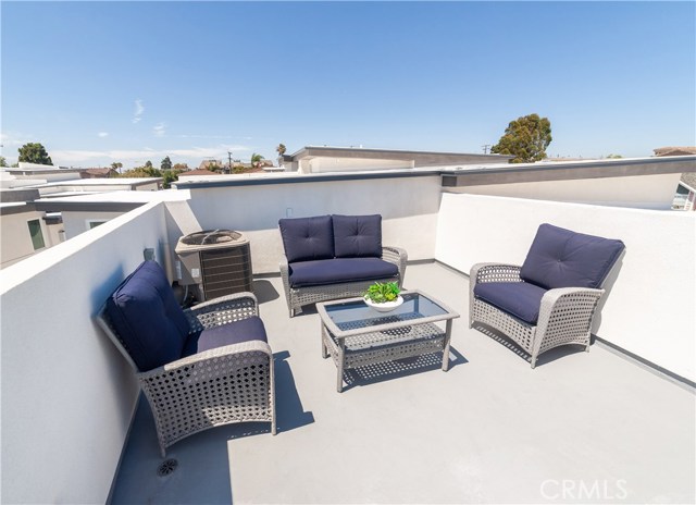 2713 Carnegie Lane, Redondo Beach, California 90278, 4 Bedrooms Bedrooms, ,4 BathroomsBathrooms,Residential,Sold,Carnegie,SB19254558