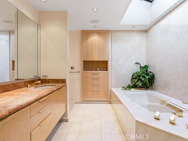 8 Eastfield Drive, Rolling Hills, California 90274, 5 Bedrooms Bedrooms, ,2 BathroomsBathrooms,Residential,Sold,Eastfield,SB17221489