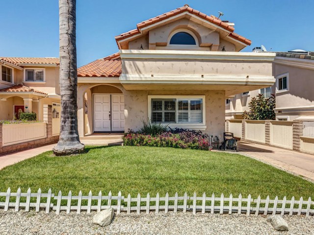 1715 Clark Lane, Redondo Beach, California 90278, 3 Bedrooms Bedrooms, ,1 BathroomBathrooms,Residential,Sold,Clark,SB20169351