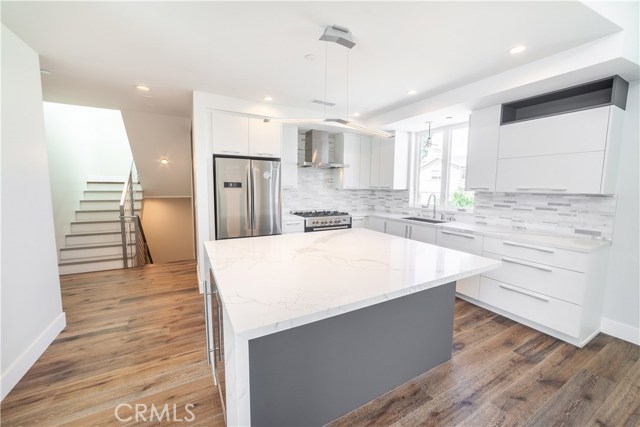2713 Carnegie Lane, Redondo Beach, California 90278, 4 Bedrooms Bedrooms, ,4 BathroomsBathrooms,Residential,Sold,Carnegie,SB19244755