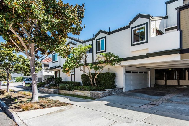 Clean Clean, Fresh Paint inside and out.