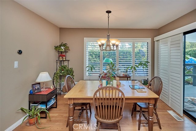 Isn't this dining room lovely? Sorry, the Shaker table isn't included in the home price.
