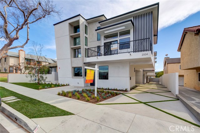 2004 Grant Avenue, Redondo Beach, California 90278, 4 Bedrooms Bedrooms, ,5 BathroomsBathrooms,Residential,Sold,Grant,PV19040673
