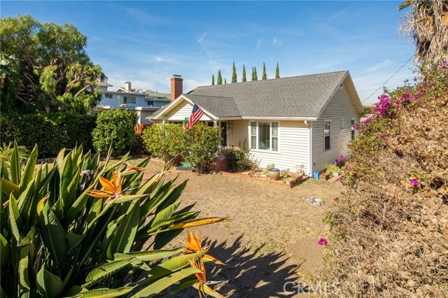 2623 Voorhees Avenue, Redondo Beach, California 90278, 3 Bedrooms Bedrooms, ,1 BathroomBathrooms,Residential,Sold,Voorhees,SB18274134