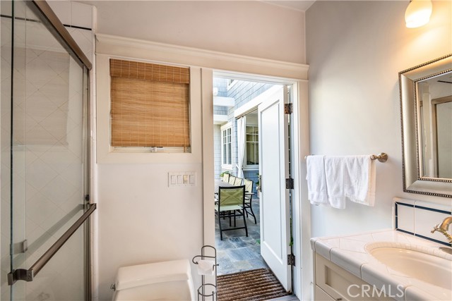 598 33rd Street, Manhattan Beach, California 90266, 5 Bedrooms Bedrooms, ,5 BathroomsBathrooms,Residential,Sold,33rd,SB21107096