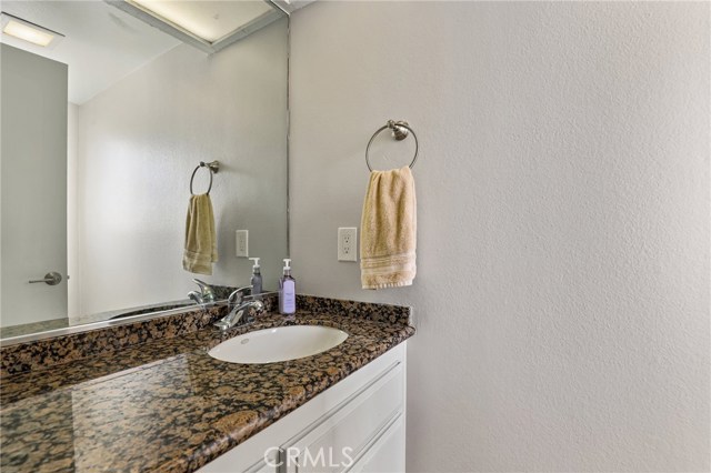 18200 Kingsdale Avenue, Redondo Beach, California 90278, 3 Bedrooms Bedrooms, ,3 BathroomsBathrooms,Residential,Sold,Kingsdale,SB21015775