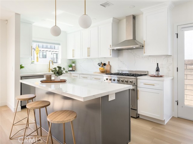 1015 2nd Street, Hermosa Beach, California 90254, 3 Bedrooms Bedrooms, ,2 BathroomsBathrooms,Residential,Sold,2nd,SB21062266