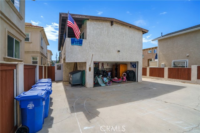 210 Lucia Avenue, Redondo Beach, California 90277, ,Residential Income,Sold,Lucia,SB21142473