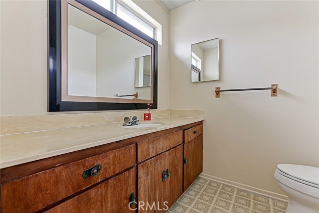 2404 Thomas Avenue, Redondo Beach, California 90278, 3 Bedrooms Bedrooms, ,1 BathroomBathrooms,Residential,Sold,Thomas,SB17071110