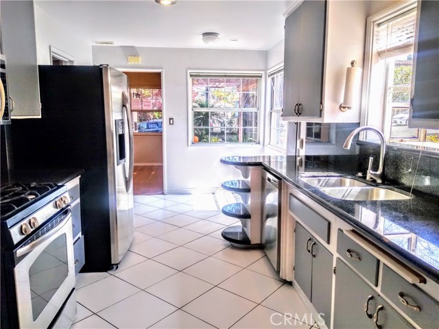 3601 Laurel Avenue, Manhattan Beach, California 90266, 3 Bedrooms Bedrooms, ,1 BathroomBathrooms,Residential,Sold,Laurel,SB20119865