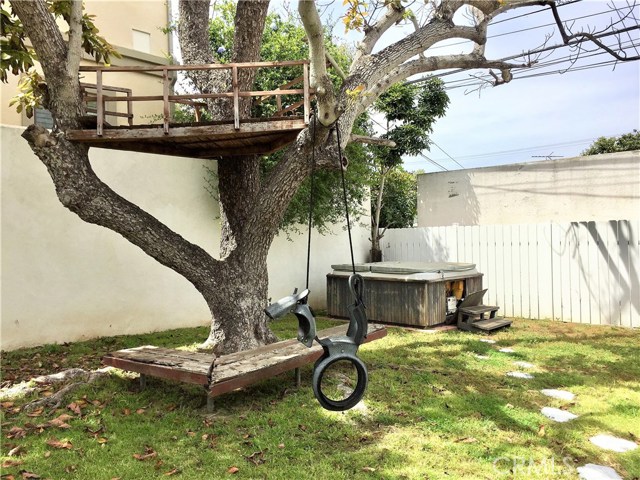 2207 Gates Avenue, Redondo Beach, California 90278, 3 Bedrooms Bedrooms, ,2 BathroomsBathrooms,Residential,Sold,Gates,SB17082379