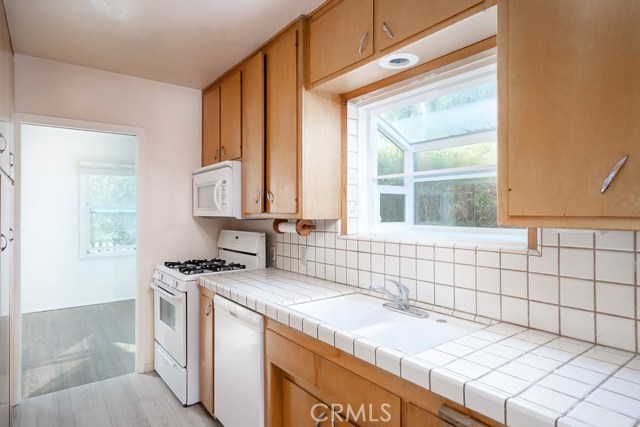 609 35th Street, Manhattan Beach, California 90266, 4 Bedrooms Bedrooms, ,1 BathroomBathrooms,Residential,Sold,35th,SB20233626