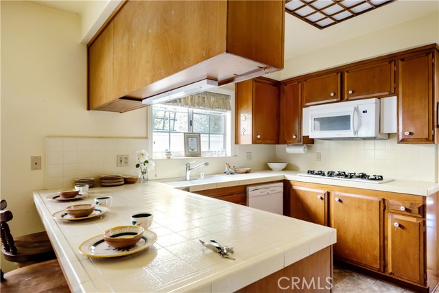 3204 Maple Avenue, Manhattan Beach, California 90266, 4 Bedrooms Bedrooms, ,1 BathroomBathrooms,Residential,Sold,Maple,SB21073679