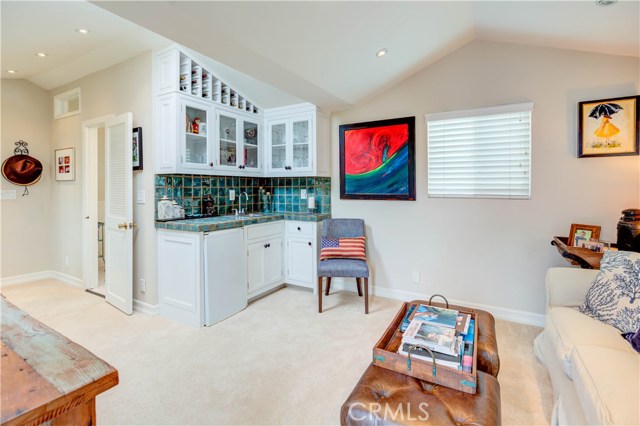 1236 3rd Street, Hermosa Beach, California 90254, 2 Bedrooms Bedrooms, ,Residential,Sold,3rd,SB19113677