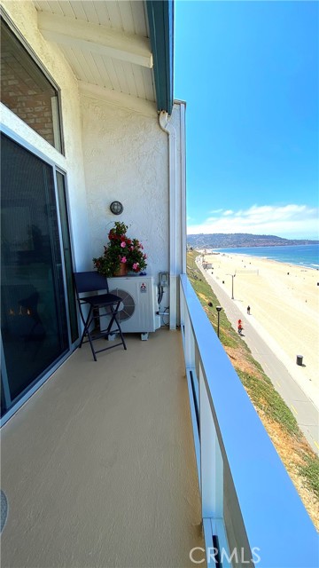 615 Esplanade, Redondo Beach, California 90277, 2 Bedrooms Bedrooms, ,1 BathroomBathrooms,Residential,Sold,Esplanade,SB21099593