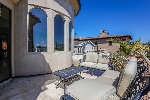 808 Maria Avenue, Redondo Beach, California 90277, 4 Bedrooms Bedrooms, ,3 BathroomsBathrooms,Residential,Sold,Maria,SB17180173