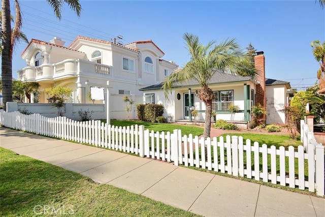 528 Lucia Avenue, Redondo Beach, California 90277, ,Residential Income,Sold,Lucia,SB21140869
