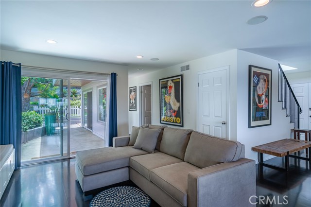 1944 Ardmore Avenue, Manhattan Beach, California 90266, 3 Bedrooms Bedrooms, ,2 BathroomsBathrooms,Residential,Sold,Ardmore,SB20111150