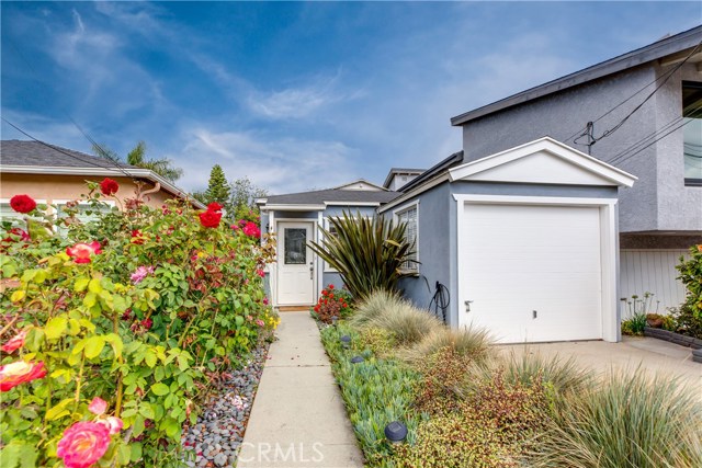 1201 20th Place, Hermosa Beach, California 90254, 2 Bedrooms Bedrooms, ,1 BathroomBathrooms,Residential,Sold,20th,SB20009465