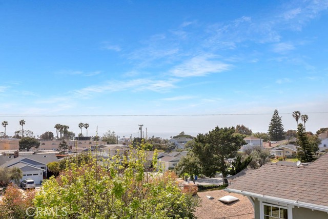 1307 Gertruda Avenue, Redondo Beach, California 90277, 5 Bedrooms Bedrooms, ,1 BathroomBathrooms,Residential,Sold,Gertruda,SB21076858