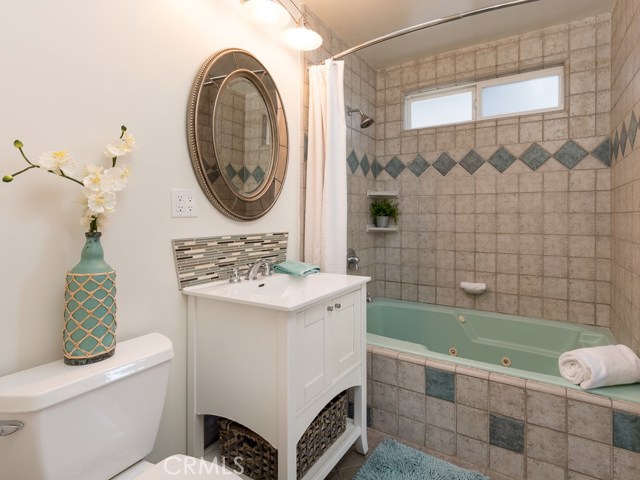 1136 2nd Street, Hermosa Beach, California 90254, 4 Bedrooms Bedrooms, ,3 BathroomsBathrooms,Residential,Sold,2nd,SB19115231