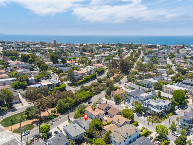 2527 Valley Drive, Manhattan Beach, California 90266, 2 Bedrooms Bedrooms, ,1 BathroomBathrooms,Residential,Sold,Valley,SB21125381