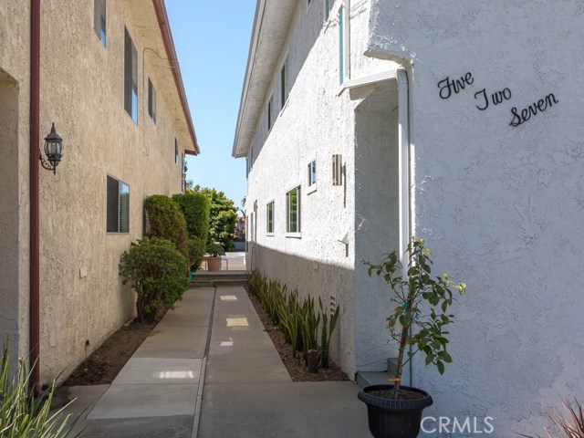 527 Juanita Avenue, Redondo Beach, California 90277, ,Residential Income,Sold,Juanita,SB17234058