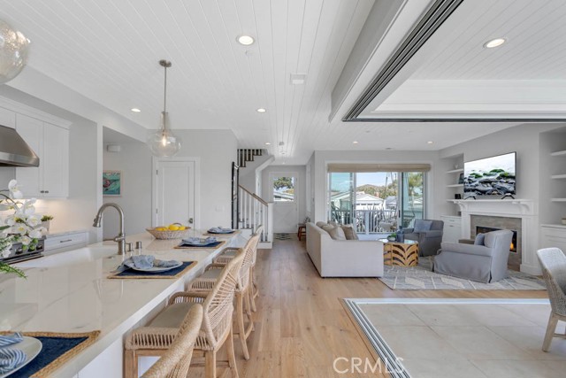 1307 Gertruda Avenue, Redondo Beach, California 90277, 5 Bedrooms Bedrooms, ,1 BathroomBathrooms,Residential,Sold,Gertruda,SB21076858