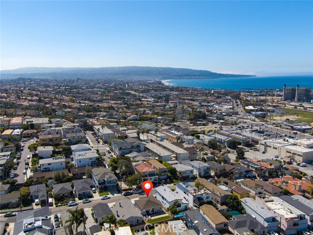 1015 2nd Street, Hermosa Beach, California 90254, 3 Bedrooms Bedrooms, ,2 BathroomsBathrooms,Residential,Sold,2nd,SB21062266