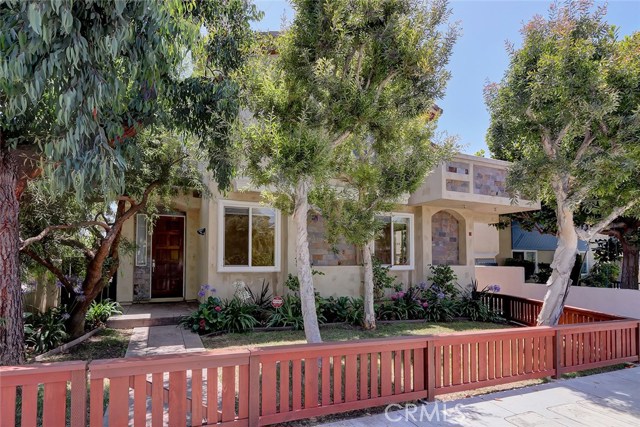 2210 Mathews Avenue, Redondo Beach, California 90278, 3 Bedrooms Bedrooms, ,2 BathroomsBathrooms,Residential,Sold,Mathews,SB19170590