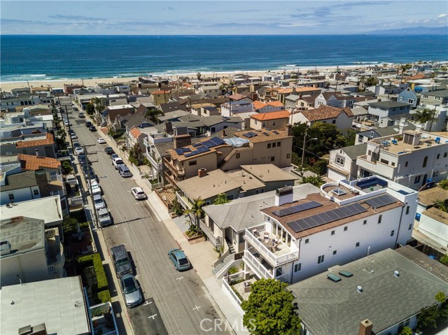 339 28th Street, Hermosa Beach, California 90254, 4 Bedrooms Bedrooms, ,3 BathroomsBathrooms,Residential,Sold,28th,SB17103004