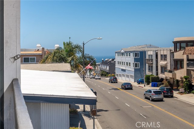 748 Manhattan Beach Boulevard, Manhattan Beach, California 90266, 3 Bedrooms Bedrooms, ,3 BathroomsBathrooms,Residential,Sold,Manhattan Beach,SB20129777