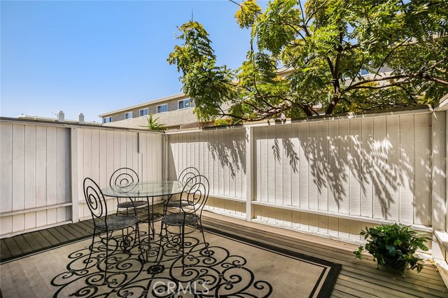 519 Meyer Lane, Redondo Beach, California 90278, 2 Bedrooms Bedrooms, ,2 BathroomsBathrooms,Residential,Sold,Meyer,SB18087270