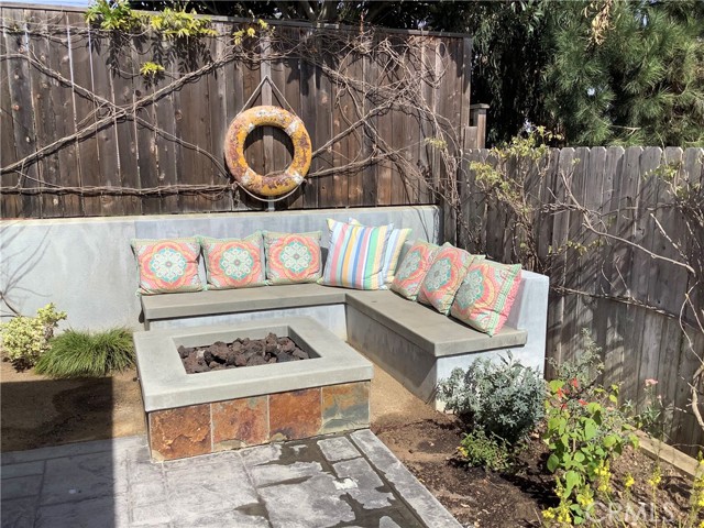 500 SUSANA, Redondo Beach, California 90277, 4 Bedrooms Bedrooms, ,2 BathroomsBathrooms,Residential,Sold,SUSANA,SB21045284