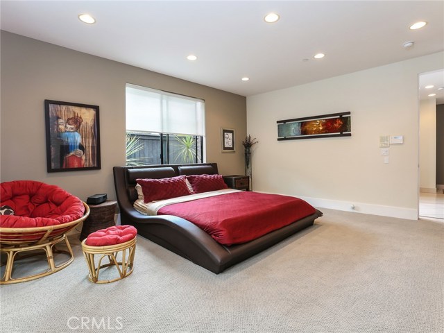 812 Juanita Avenue, Redondo Beach, California 90277, 5 Bedrooms Bedrooms, ,4 BathroomsBathrooms,Residential,Sold,Juanita,SB17114453