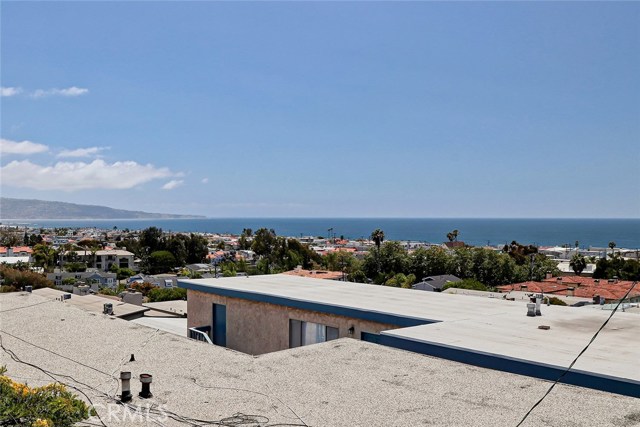 640 12th Street, Manhattan Beach, California 90266, 4 Bedrooms Bedrooms, ,2 BathroomsBathrooms,Residential,Sold,12th,SB20127342