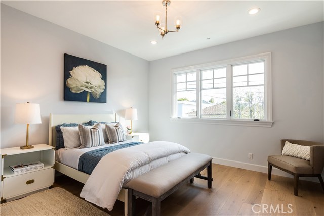 1900 Lynngrove Drive, Manhattan Beach, California 90266, 5 Bedrooms Bedrooms, ,2 BathroomsBathrooms,Residential,Sold,Lynngrove,SB19050815